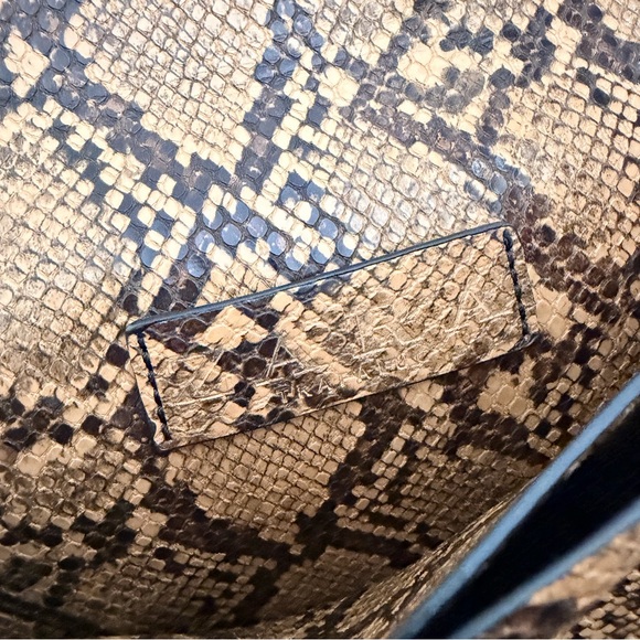 Zara Faux Snakeskin Crossbody - Picture 6 of 8